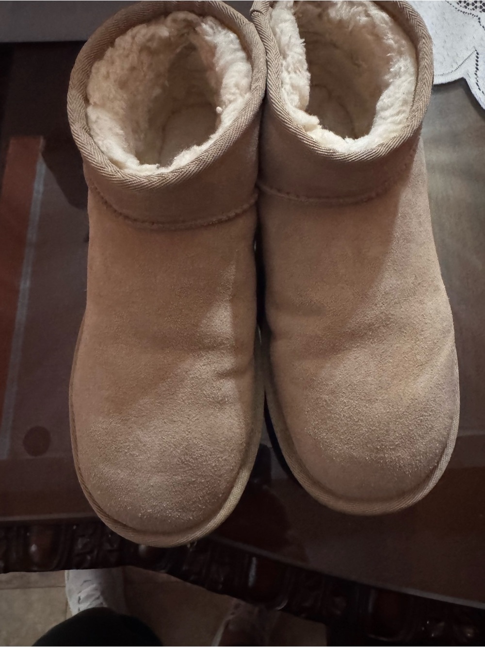 UGG women’s Classic Short Boot - Chestnut